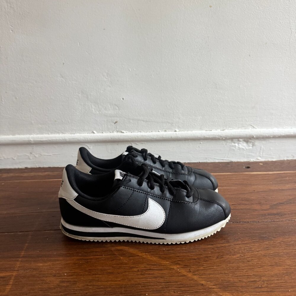Nike Cortez - Picture 2 of 3